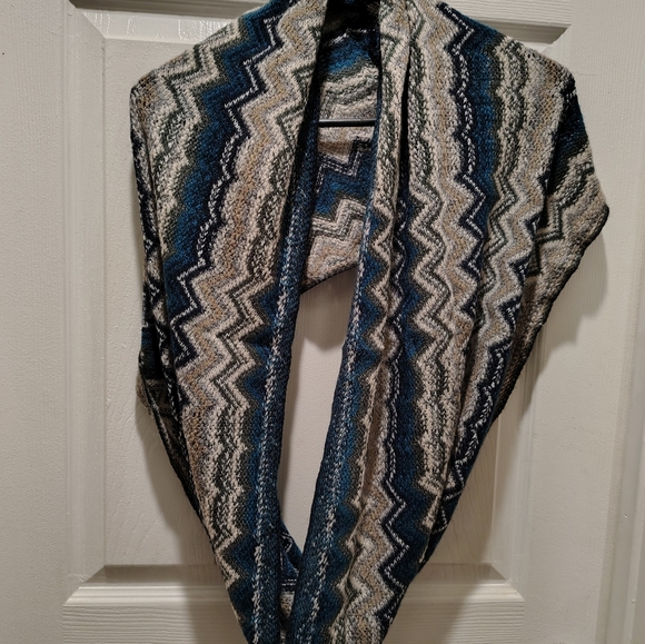 6 Piece Scarf Lot- From Winter Calvin Wrap , Wispy Lane Bryant,To Neckline Sheer - Picture 9 of 13